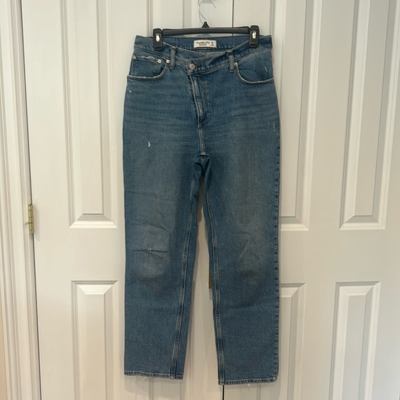 Abercrombie & Fitch Denim - Abercrombie & Fitch 90s Straight Ultra High Rise Jeans Sz 8/29 R